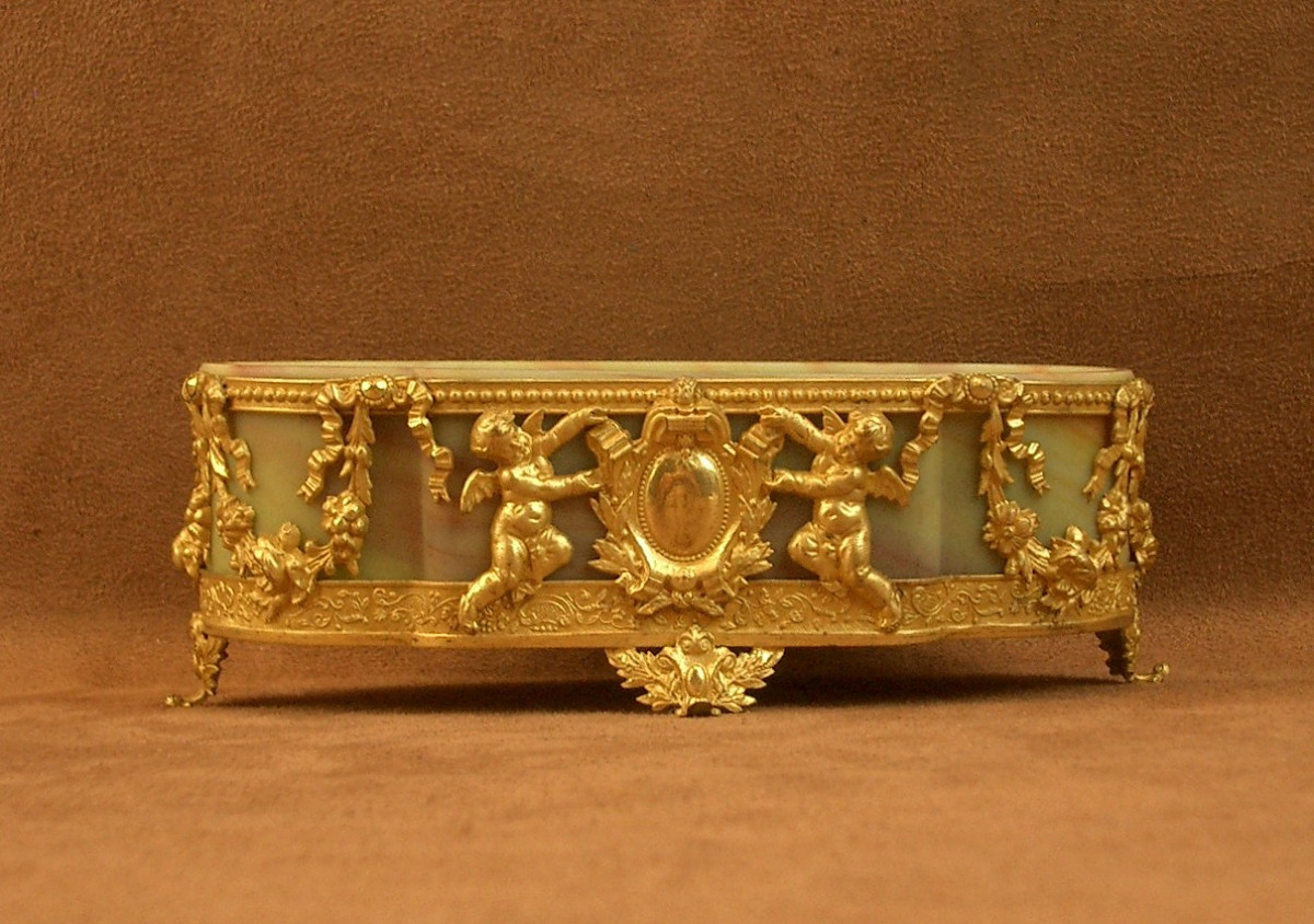 Coupe en verre marbrée de Sèvres lithyalin glass, monture en laiton doré XIXe siècle