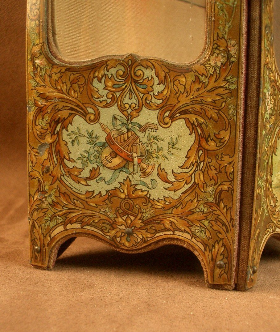 Vitrine miniature , armoire galbée mobilier de poupée Style Louis XV -photo-1