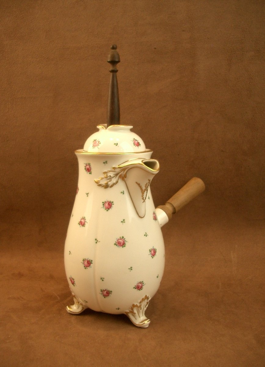 Porcelain Chocolate Pot Decorated With Scattered Roses, Signed Henri Schmitt Vittel-photo-1