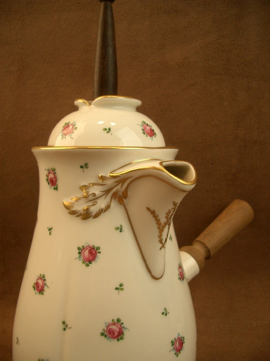 Porcelain Chocolate Pot Decorated With Scattered Roses, Signed Henri Schmitt Vittel-photo-2