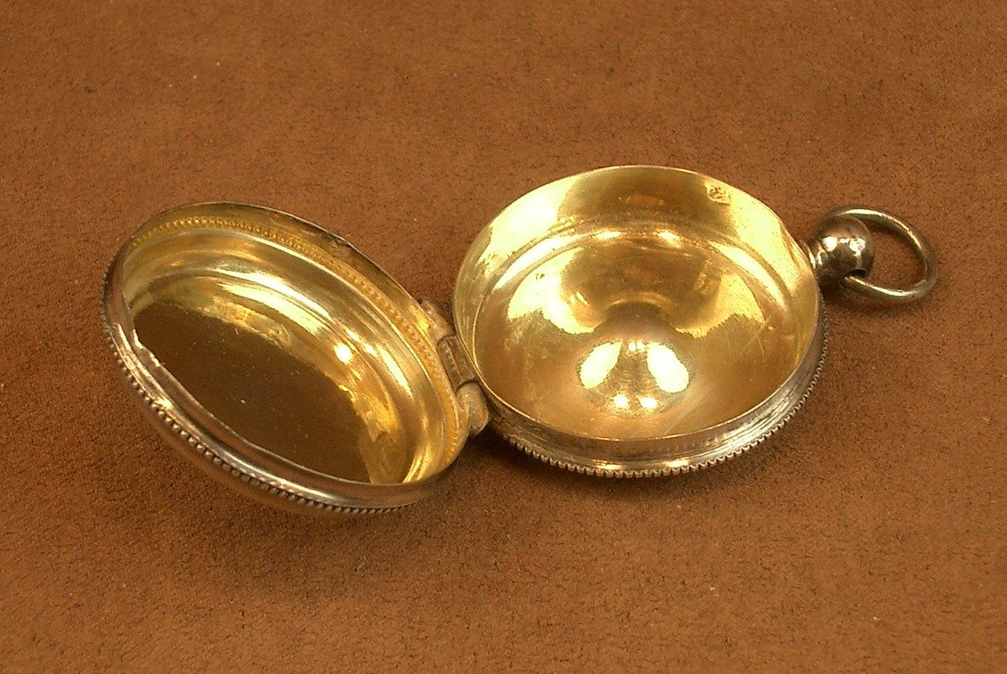 Boite à hostie en argent massif poinçon Minerve -photo-6