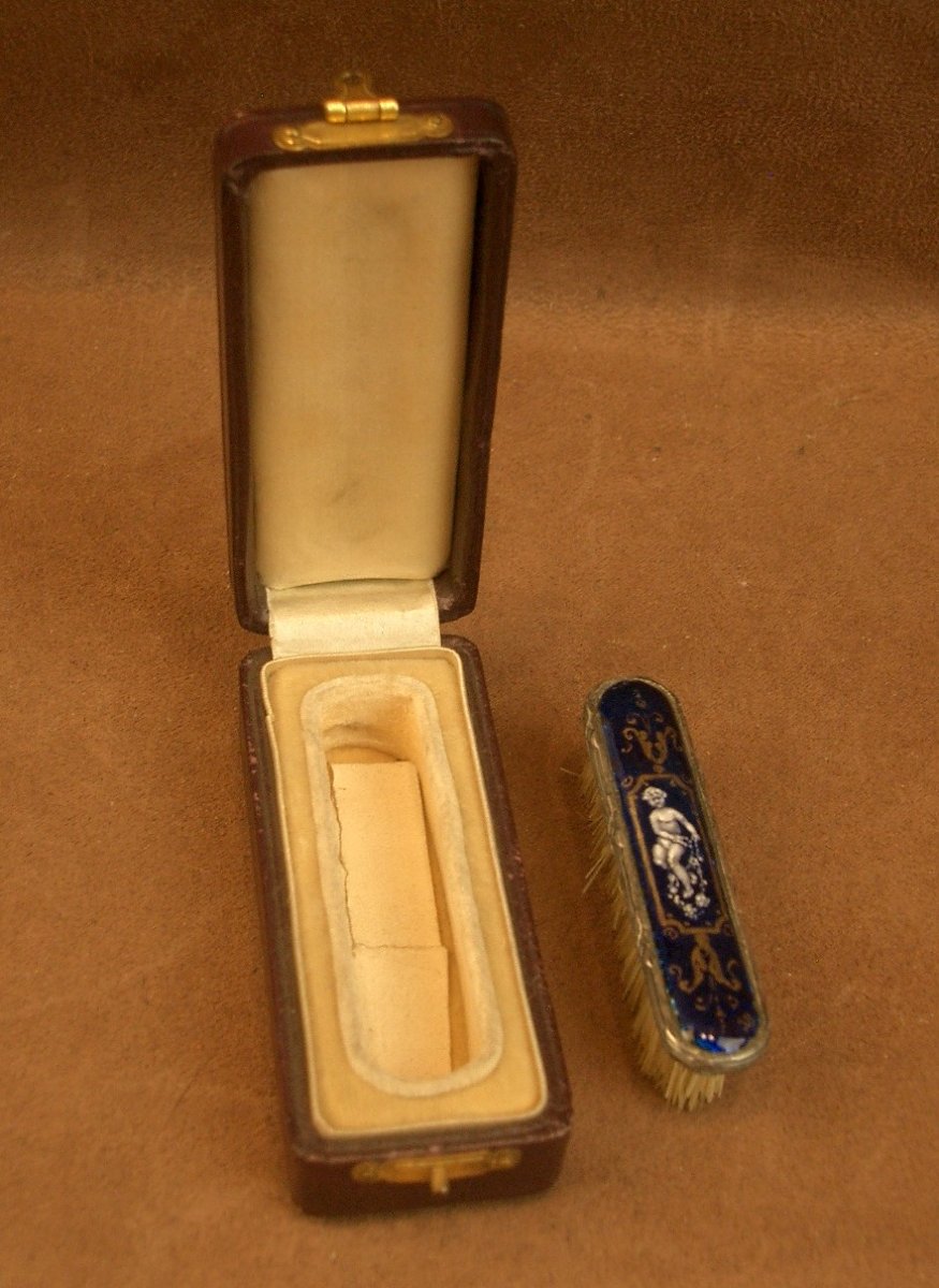 Ancienne brosse a moustache en argent émaillée -photo-4