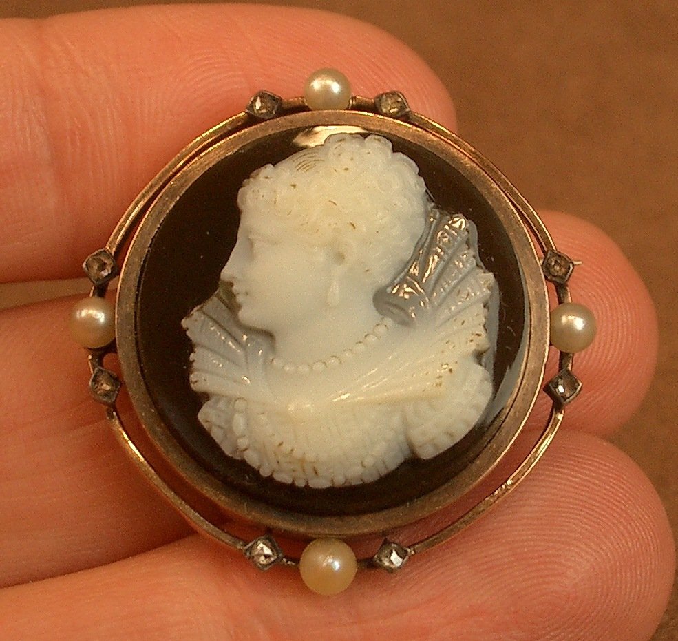 Broche ancienne en or 18k , camée en pierre dure XIXe siècle-photo-2