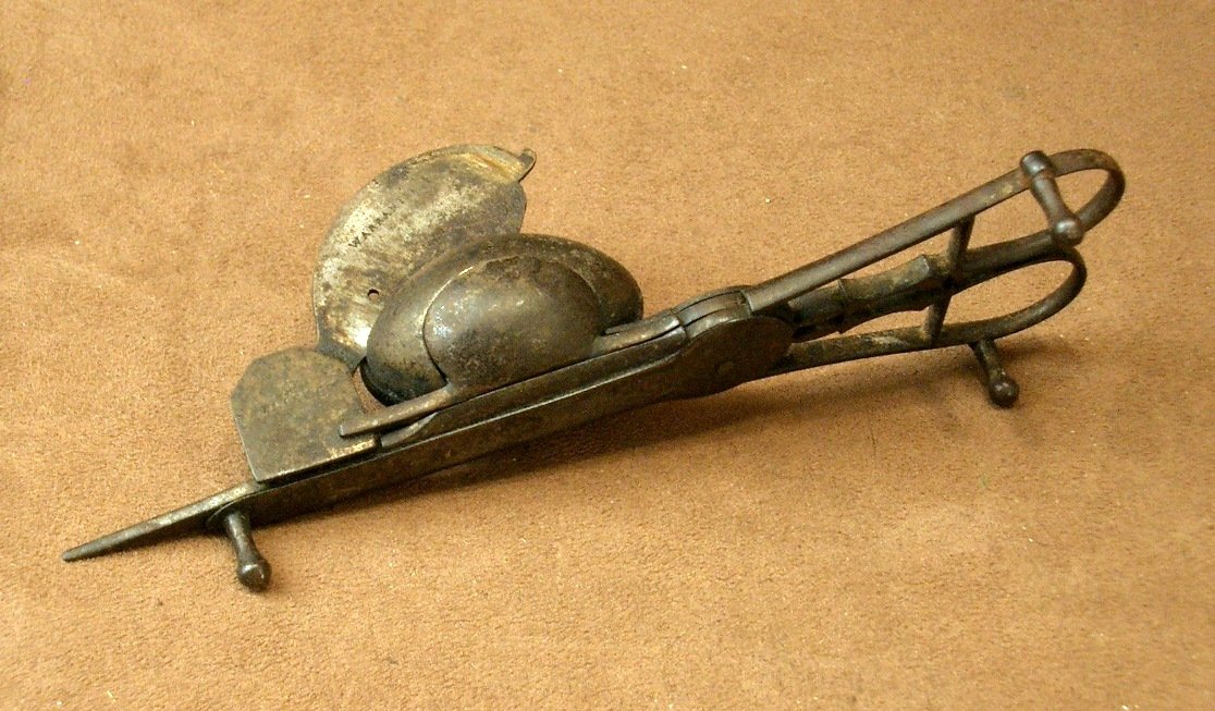Guillotine Feeder From The 18th Century-photo-4