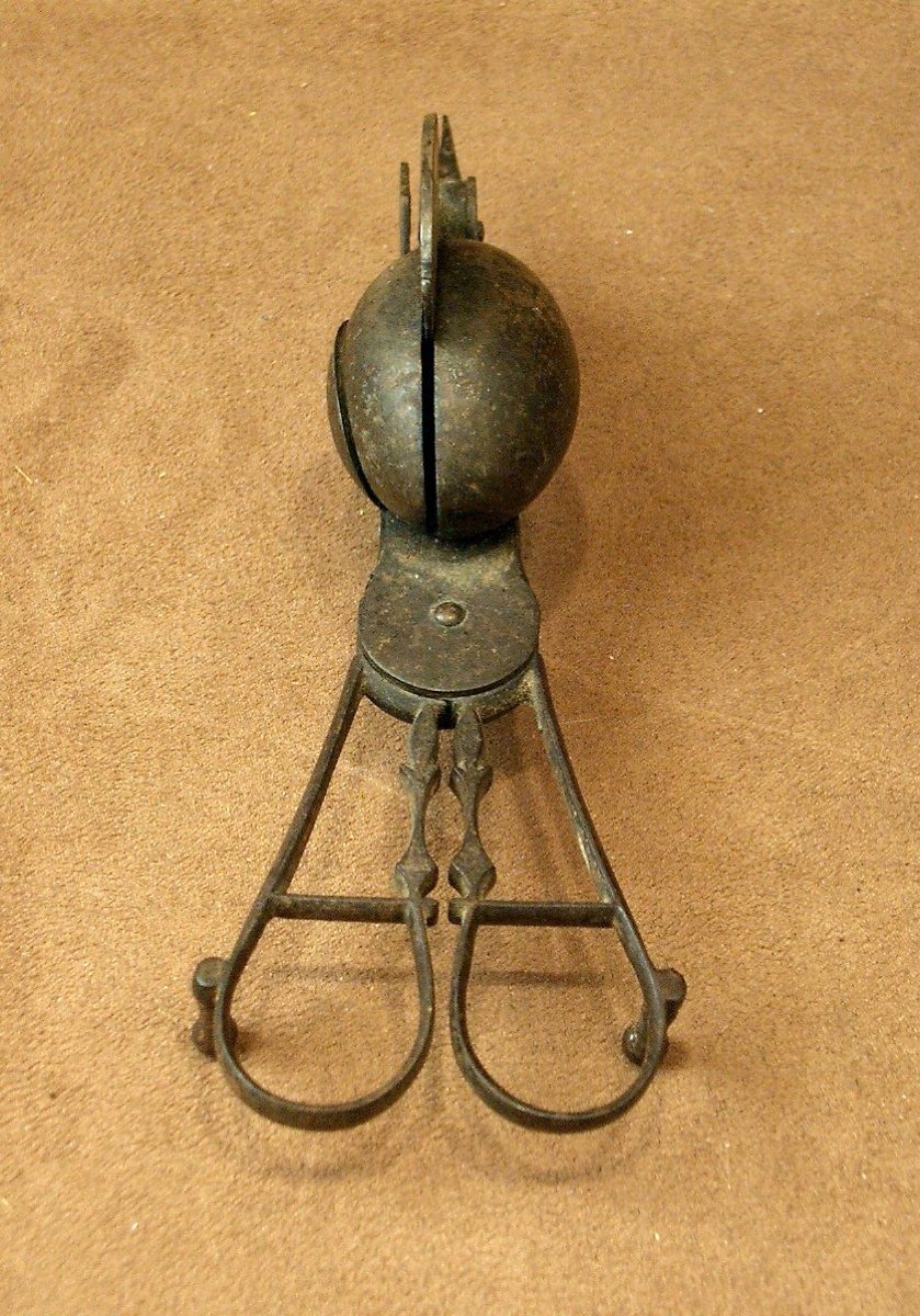 Guillotine Feeder From The 18th Century-photo-7