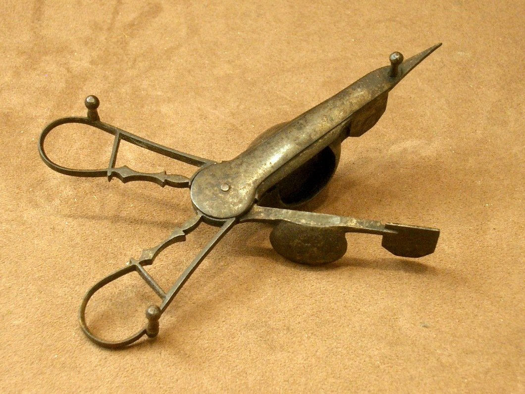 Guillotine Feeder From The 18th Century-photo-8