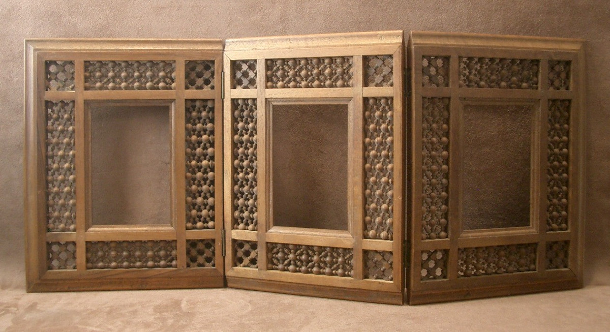 Orientalist Triptych Folding Frame With Moucharabieh Décor