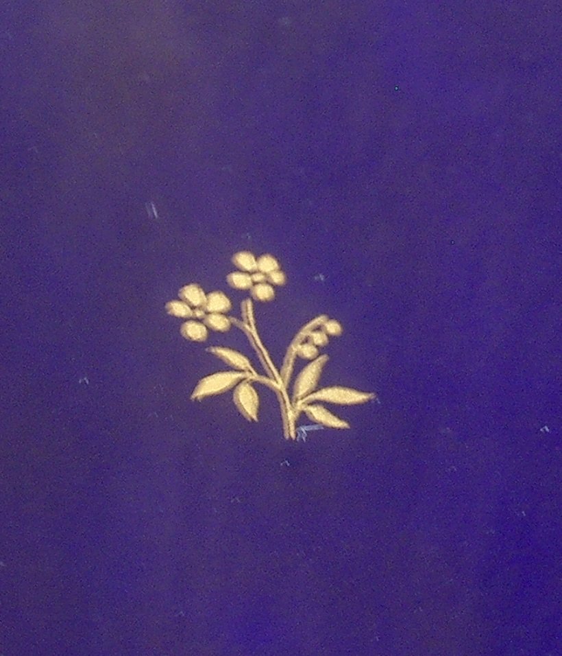 Vase balustre en porcelaine de Sèvres, semis de fleurettes sur fond bleu de four -photo-4