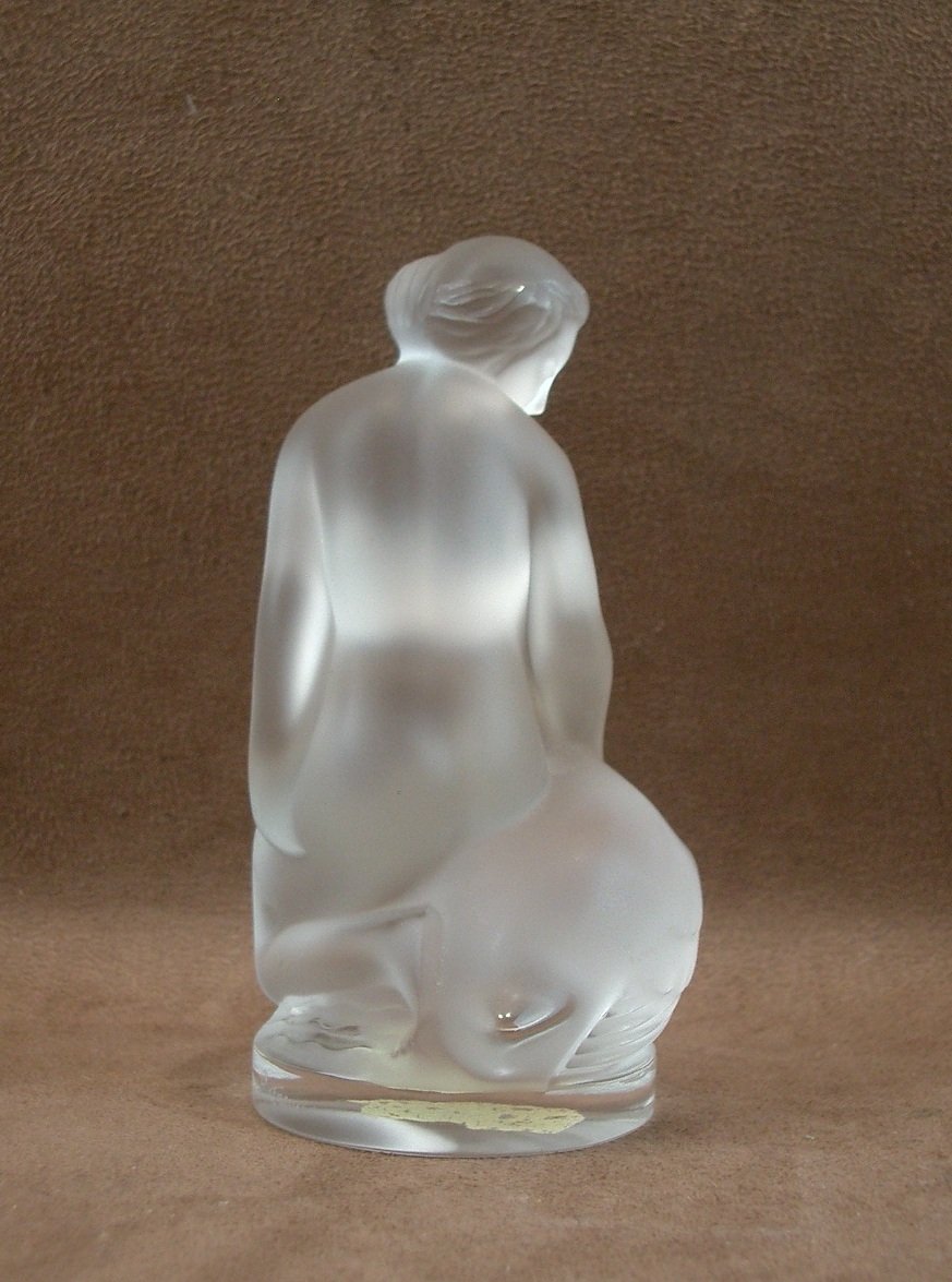 Statuette en cristal femme Léda et le Cygne signée Lalique -photo-1