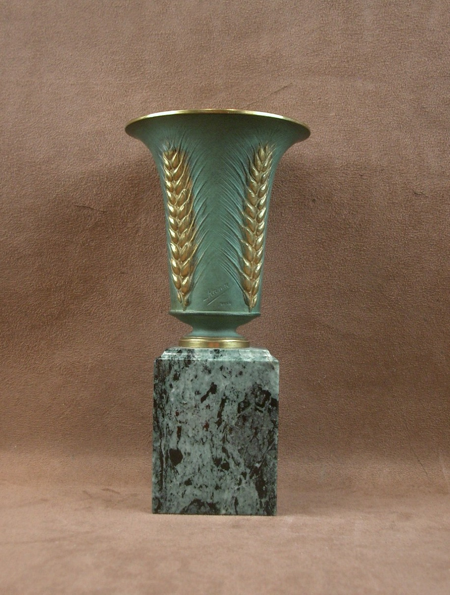 Vase en bronze doré et patiné Art Nouveau signé Léon Kann (1859-1925) 
