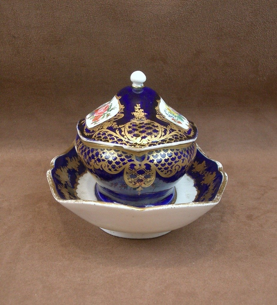 Sucrier dit "de Monsieur le premier" en Porcelaine de Sèvres XVIIIe siècle -photo-2