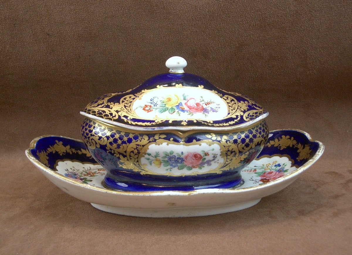 Sucrier dit "de Monsieur le premier" en Porcelaine de Sèvres XVIIIe siècle -photo-3
