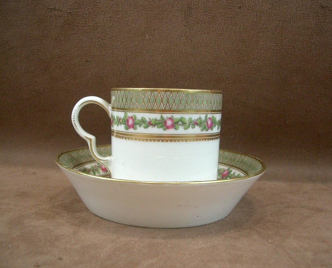 Tasse Litron  Porcelaine de Paris Manufacture de Clignancourt Comte de Provence, fin du XVIIIe