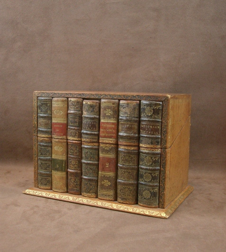 Trompe-l'oeil Leather-look Book-shaped Mail Box -photo-3