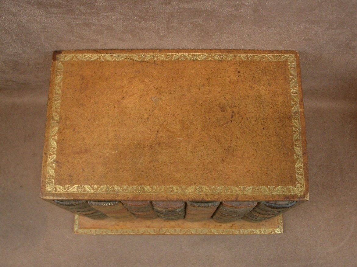 Trompe-l'oeil Leather-look Book-shaped Mail Box -photo-4