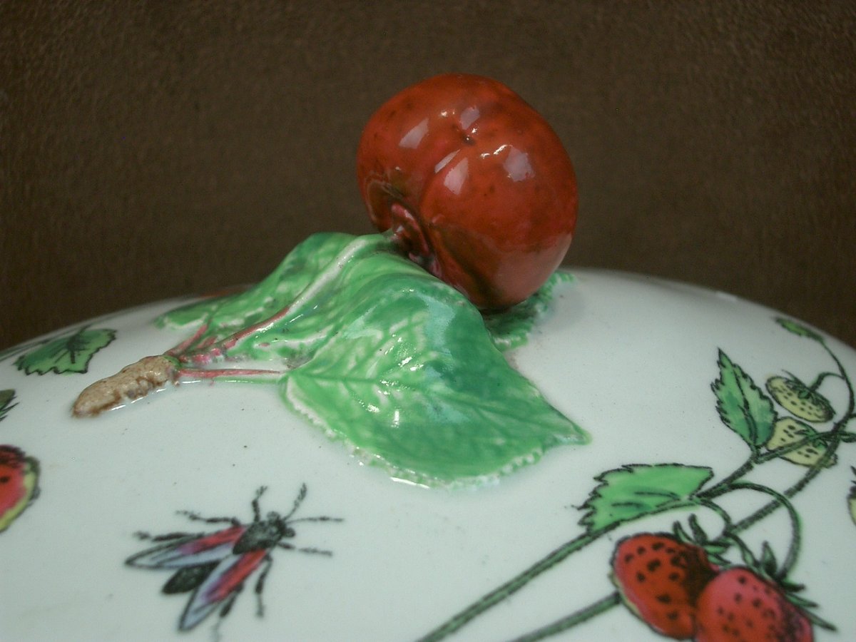 Creil-montereau Earthenware Sugar Bowl Or Sauceboat With A Red Fruit Design -photo-3