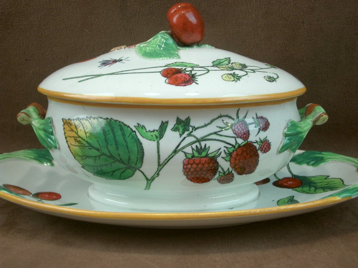 Creil-montereau Earthenware Sugar Bowl Or Sauceboat With A Red Fruit Design -photo-4