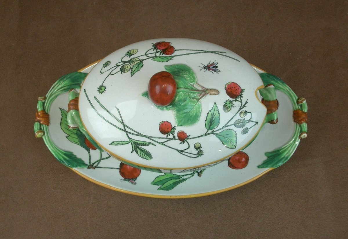 Creil-montereau Earthenware Sugar Bowl Or Sauceboat With A Red Fruit Design -photo-4