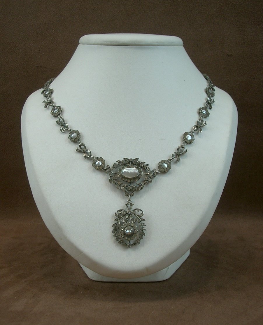 Collier ancien en argent Pierres du Rhin et nacre XIXe siècle