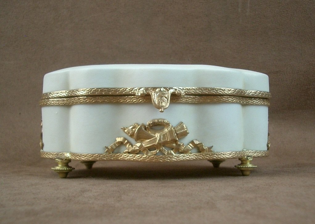 Polylobed Porcelain Biscuit Box With A Gilded Metal Frame