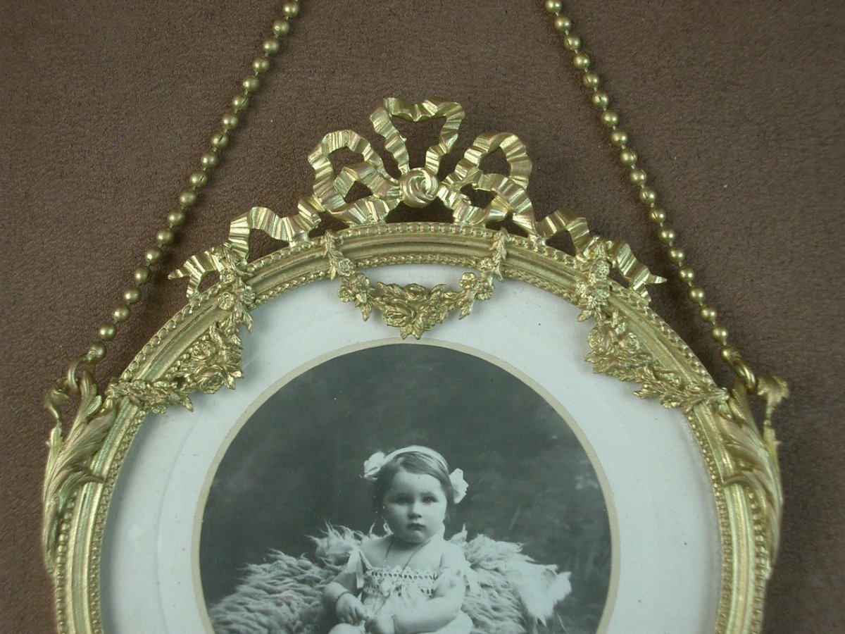 Cadre porte photo ancien Style Louis XVI à suspendre en métal doré -photo-4