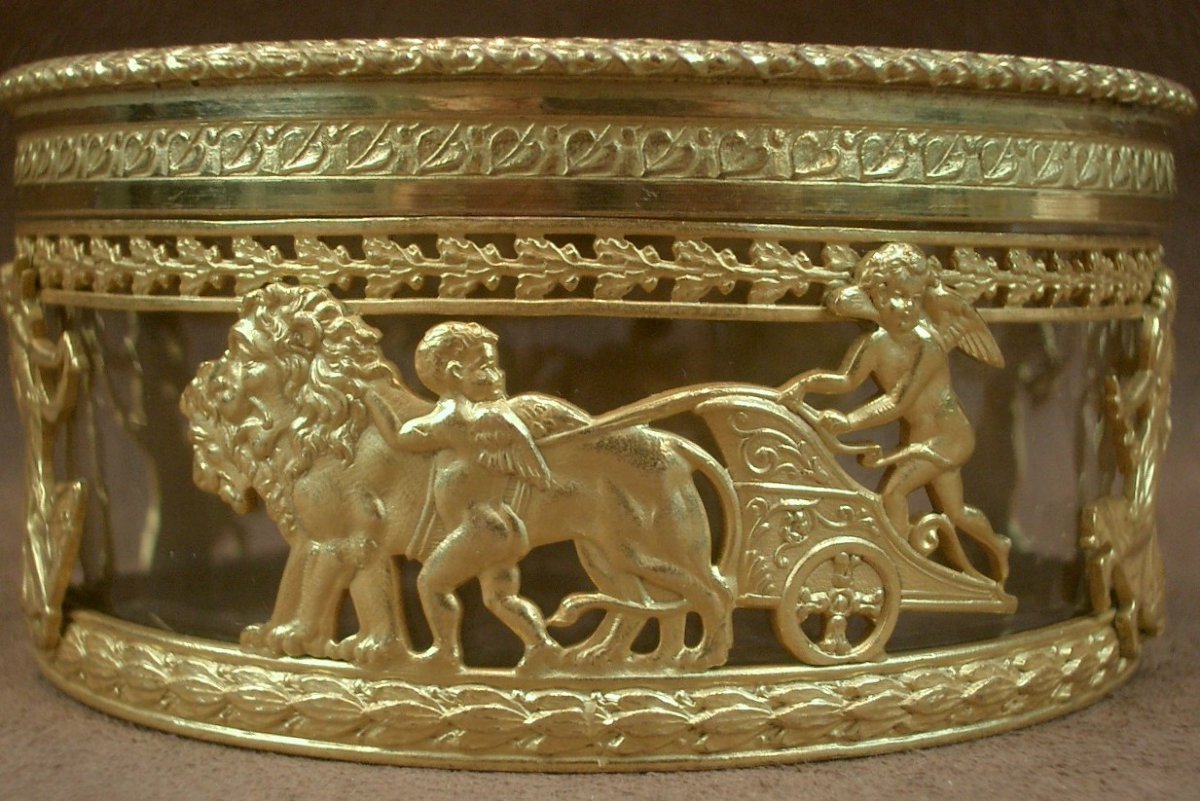 Boite ronde en cristal bronze et laiton doré XIXe siècle -photo-1