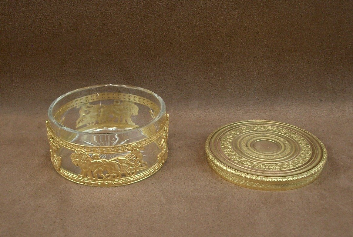 Boite ronde en cristal bronze et laiton doré XIXe siècle -photo-7