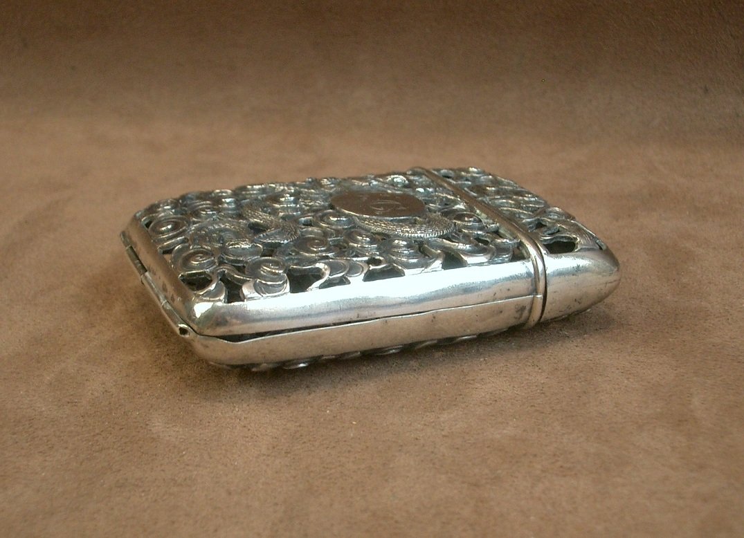 Solid Silver Cigarette Case With Dragon Design From China -photo-2