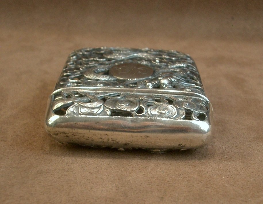 Solid Silver Cigarette Case With Dragon Design From China -photo-4