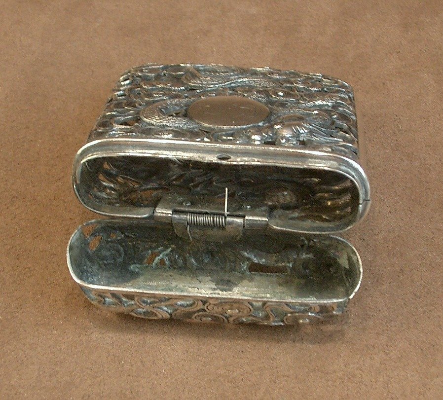 Solid Silver Cigarette Case With Dragon Design From China -photo-4
