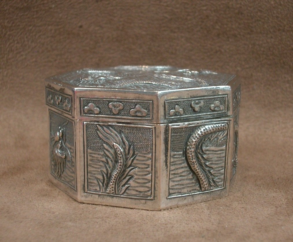Octagonal Solid Silver Box With Dragon Design, China-photo-1