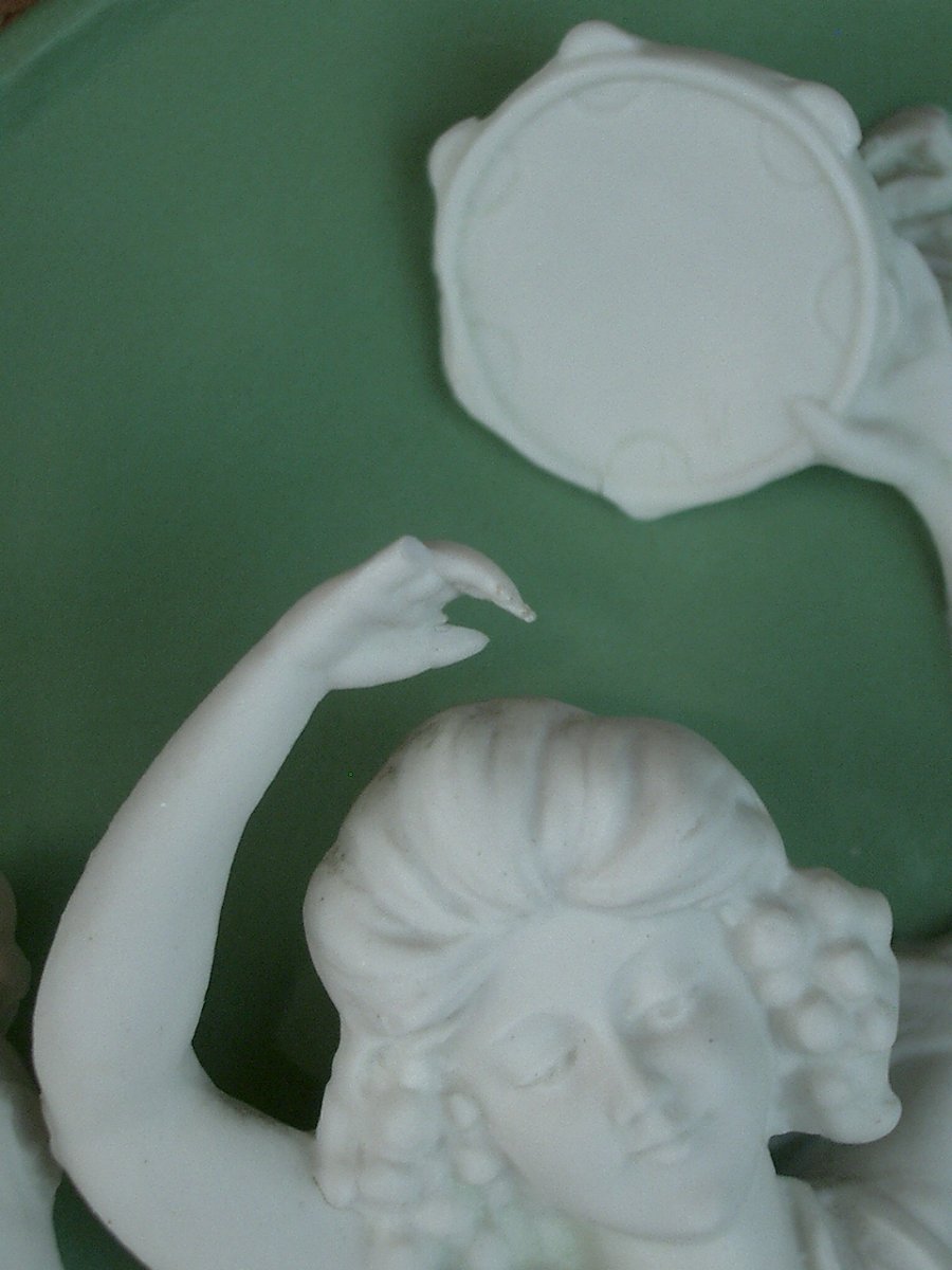 Paire de plaques en biscuit de Porcelaine Art Nouveau Wedgwood vers 1900-photo-3