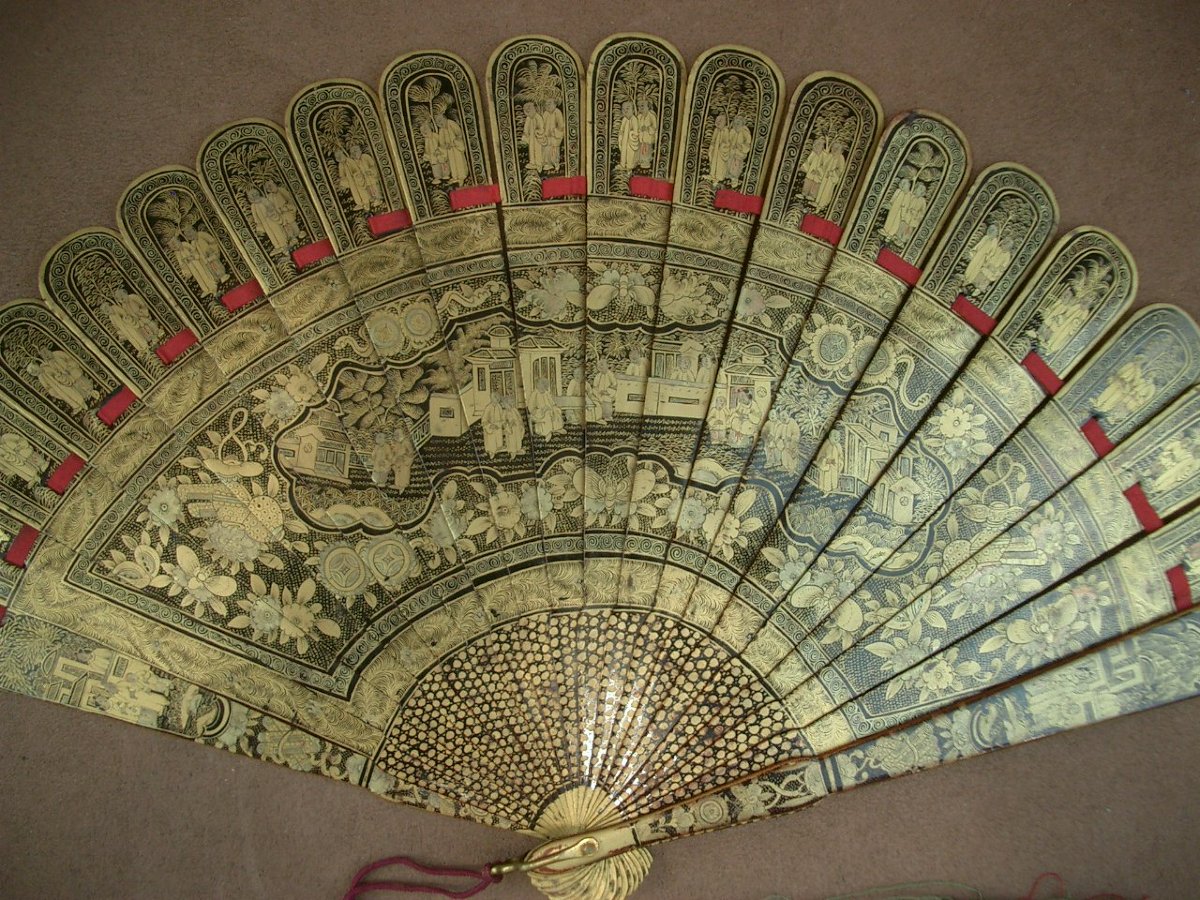 Broken Chinese Lacquer Fan, 19th Century -photo-3
