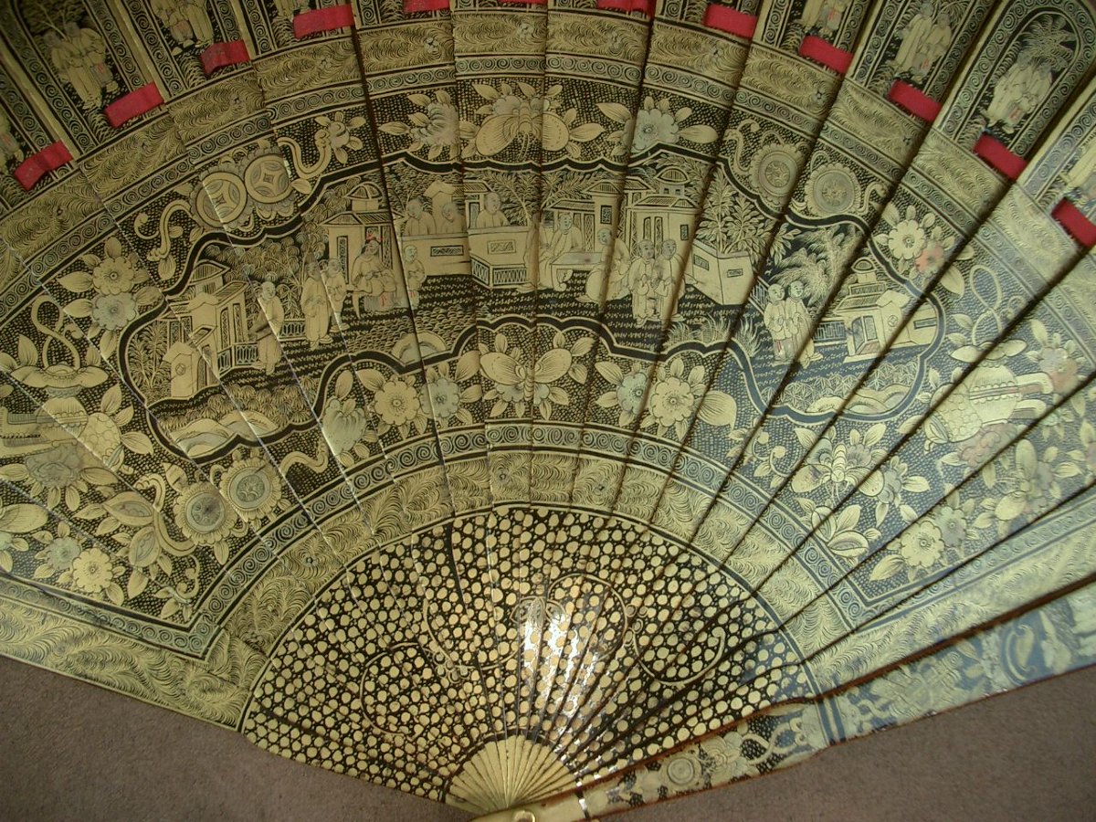 Broken Chinese Lacquer Fan, 19th Century -photo-3
