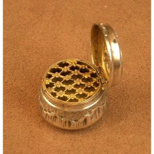 Petite boite à senteur, vinaigrette du XIXe siecle en argent et vermeil 