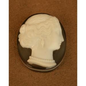 Camée sur Agate finement sculpté profil féminin XIXe siècle