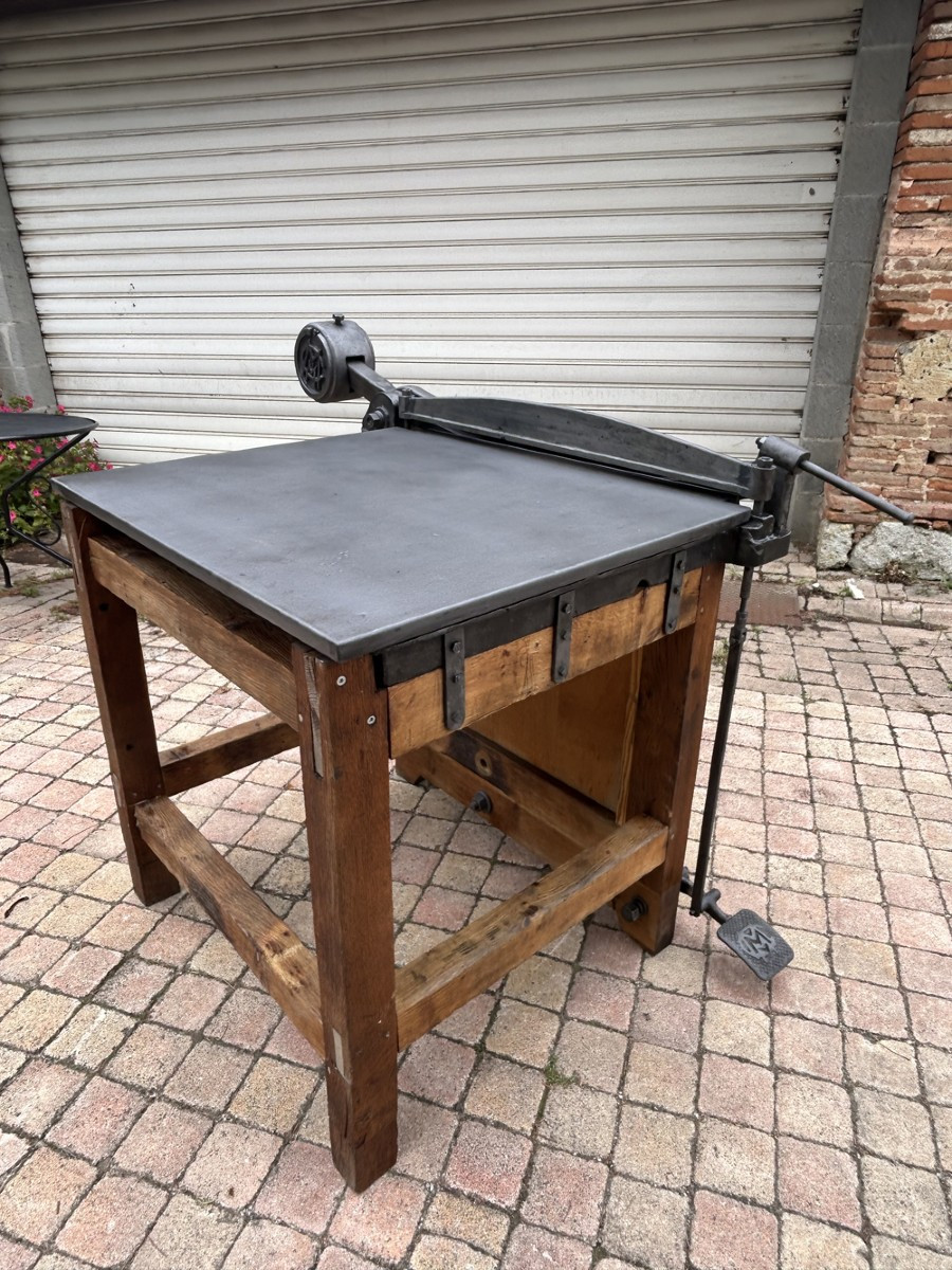1900s Printing Guillotine 