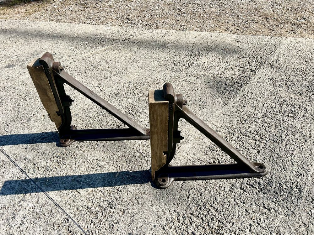 Paire d'équerre/Corbeau en Fonte 1900-photo-3