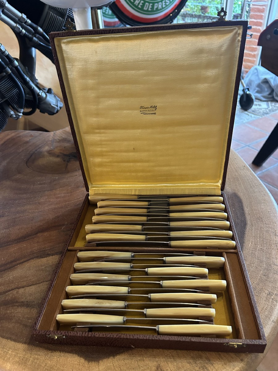 Set Of 24 Horn-handled Knives, 1950