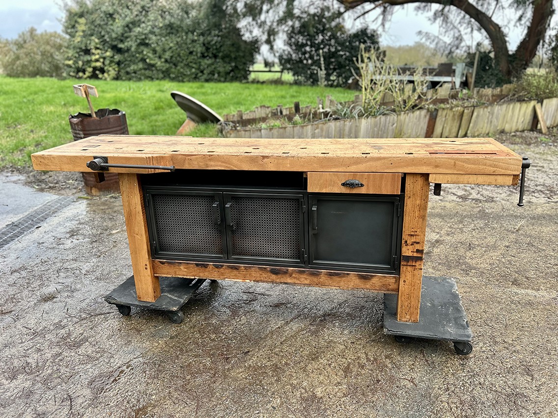 Etabli ancien modifiè 3 tiroirs et 1 tiroir