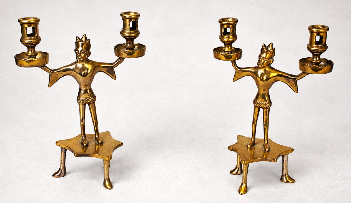 Paire de bougeoirs anthropomorphes anciens en laiton-photo-2