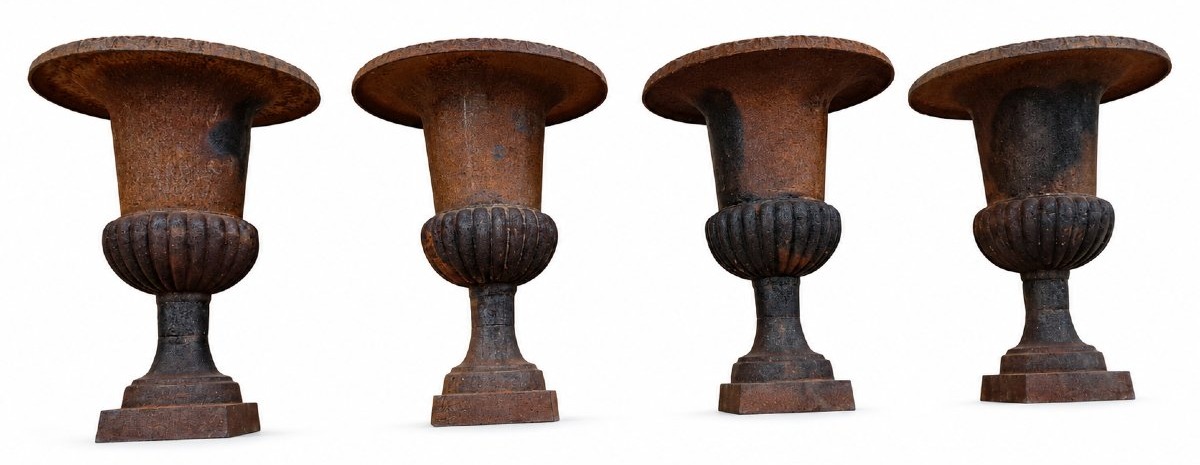 Four Large Medici Vases Made Of Cast Iron -photo-2