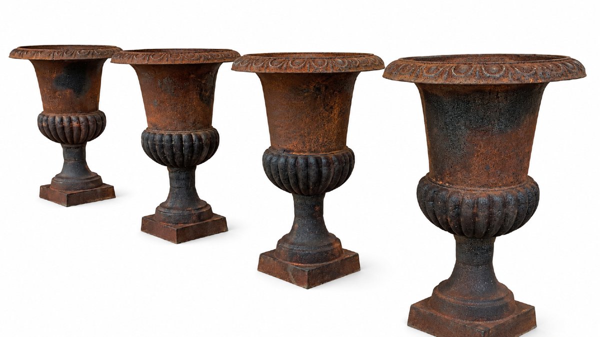 Four Large Medici Vases Made Of Cast Iron -photo-3
