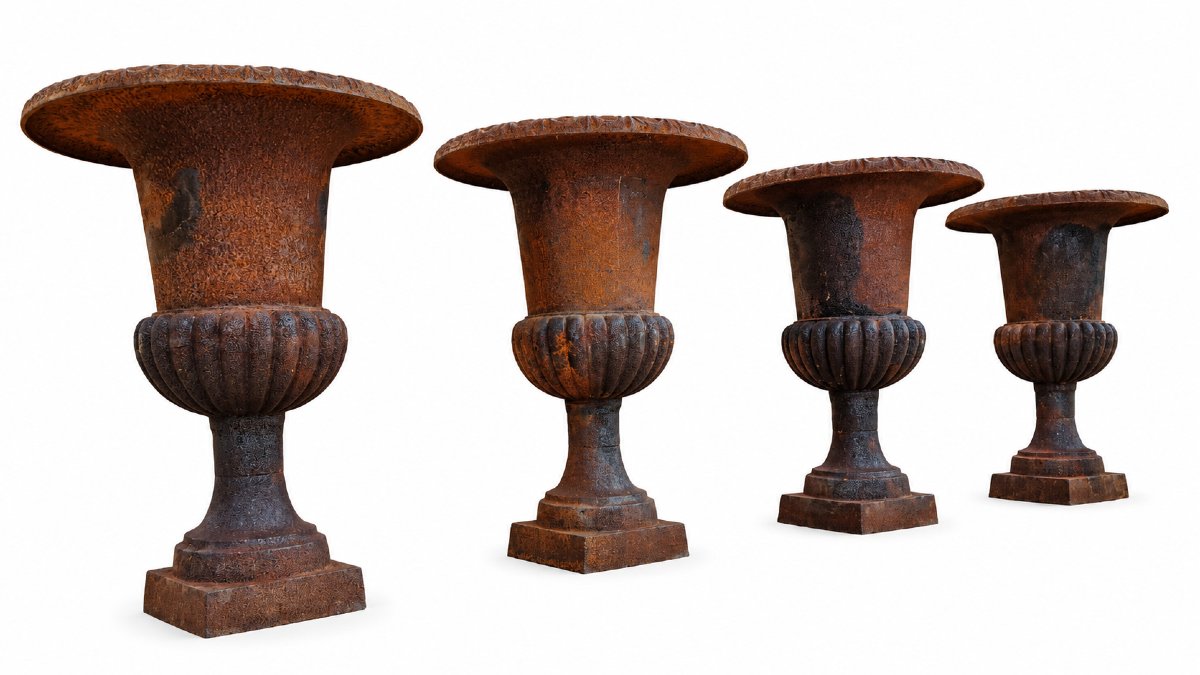 Four Large Medici Vases Made Of Cast Iron -photo-2