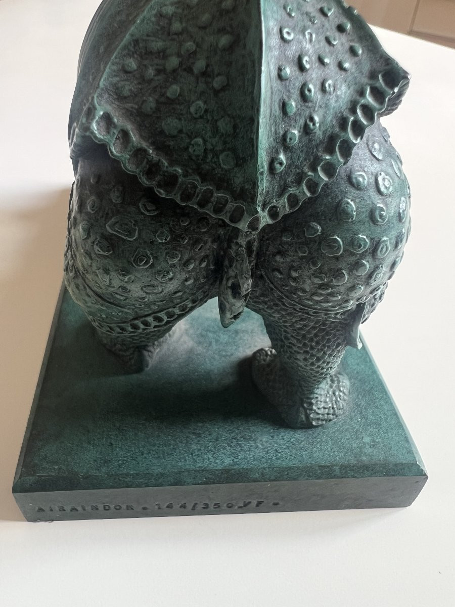 SALVADOR DALÍ (1904-1989) Rhinocéros habillé en dentelle Bronze à patine vert-de-gris et dorée-photo-4