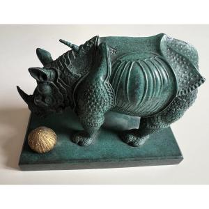 SALVADOR DALÍ (1904-1989) Rhinocéros habillé en dentelle Bronze à patine vert-de-gris et dorée