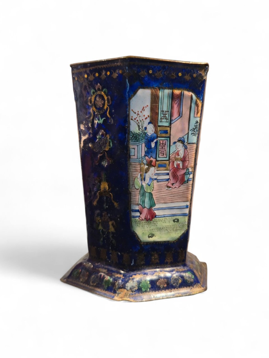 Small Hexagonal Vase In Canton Enamel, China, 19th Century