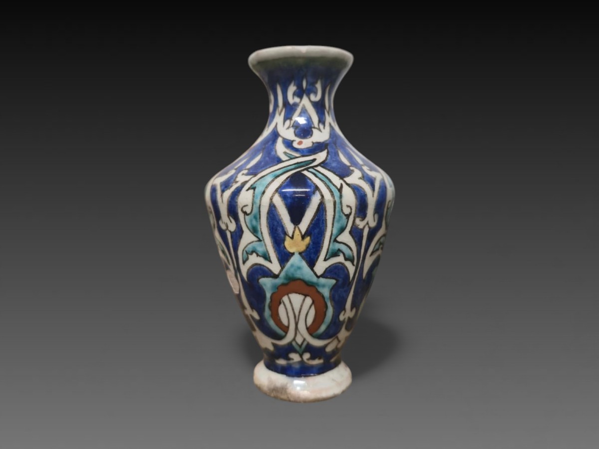 Kutayha, Türkiye - Small Vase, 19th - Early 20th Centuries 