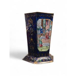 Small Hexagonal Vase In Canton Enamel, China, 19th Century