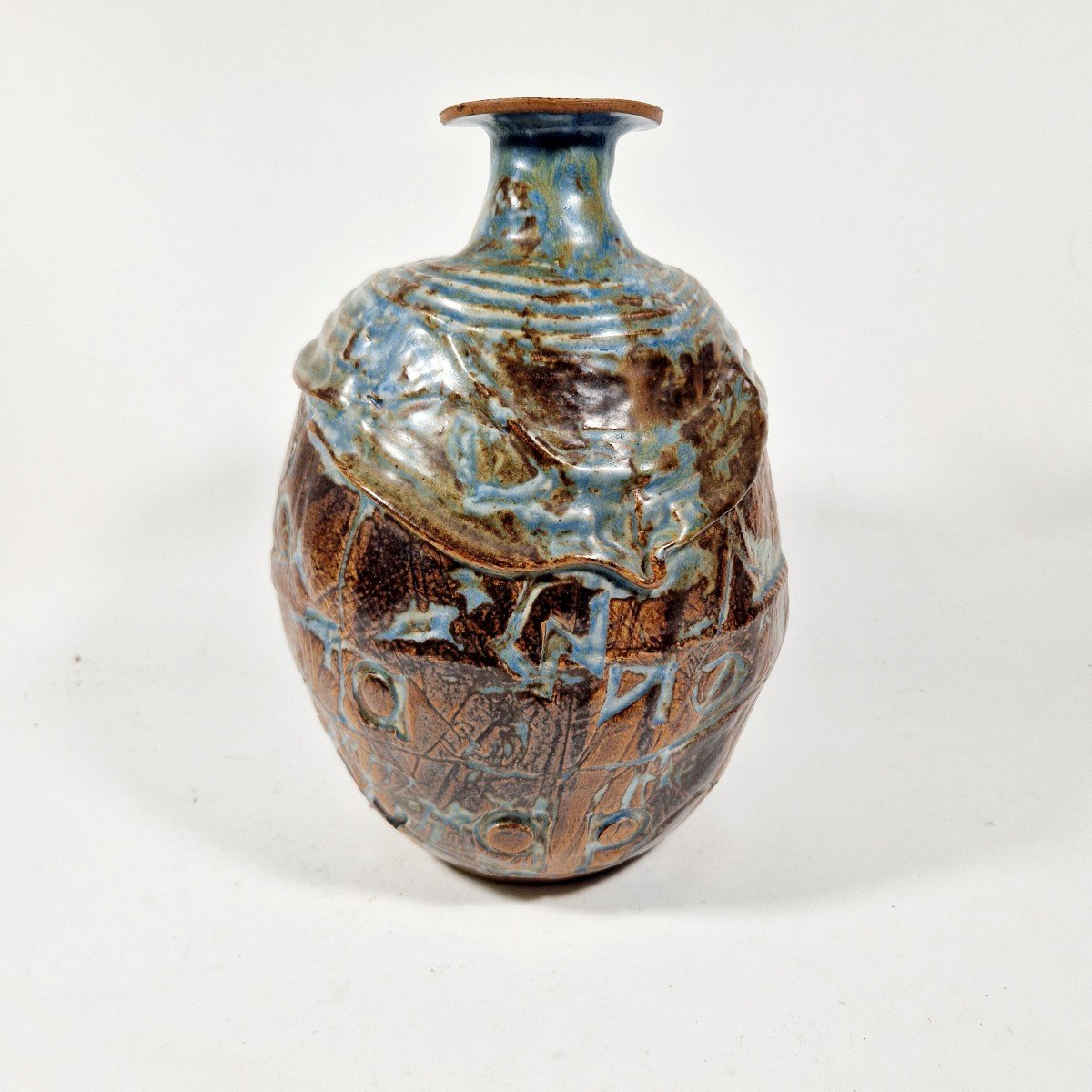 Ceramic Vase By Vicente Vigreyos -photo-1